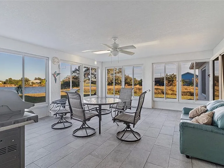 6460 Blueberry Dr — Photo 33