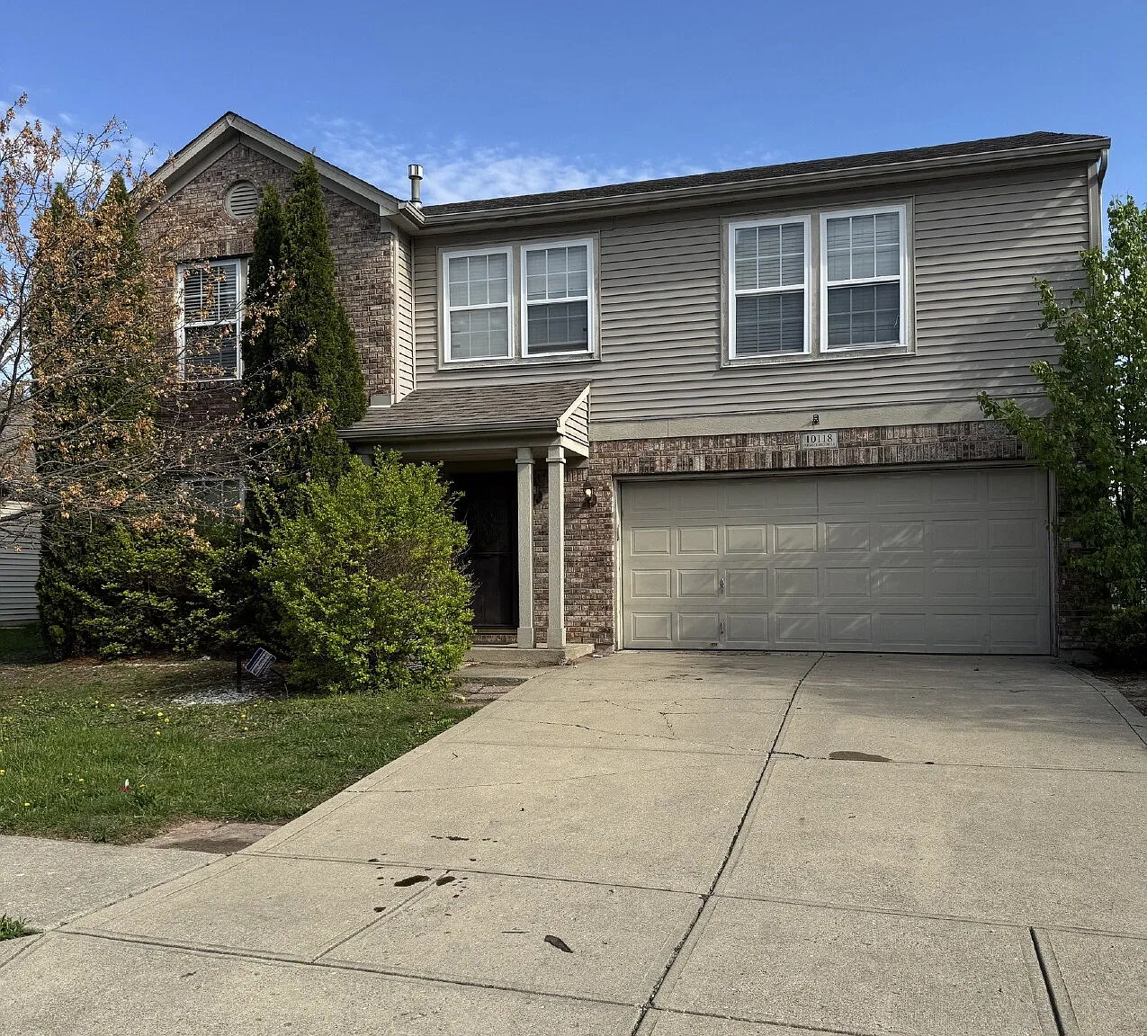 3 bed, 2.5 bath, 2334 sqft, $2,300 — Photo 1