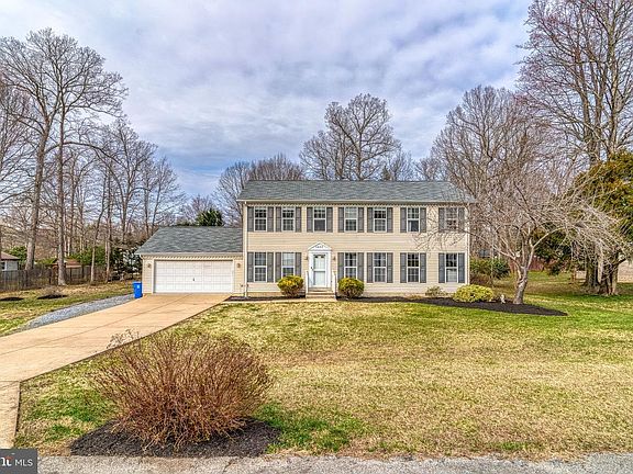 3rd image of 1403 Redwood Cir