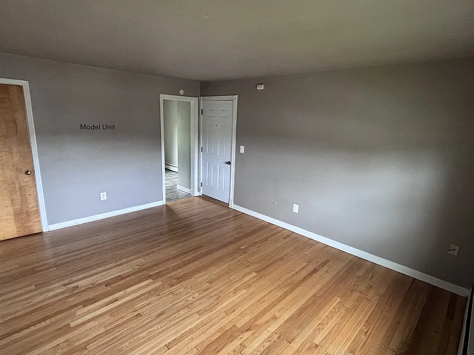 32 Riale Ave #11C