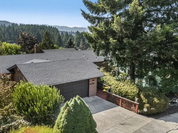 2760 Bowmont Dr, Eugene, OR 97405