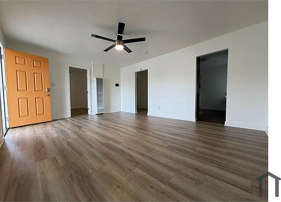 3rd image of 11810 Avalon Blvd