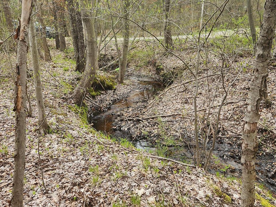 2nd image of Vl Green Creek Rd
