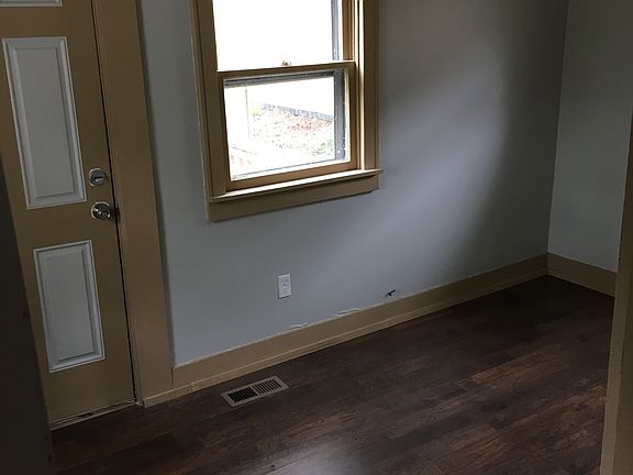 4th image of 1121 Ironmoulders St