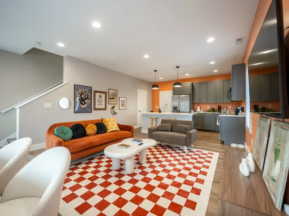 601 E Miller Dr, Bloomington, IN 47401