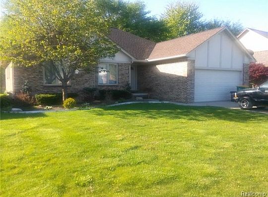 1st image of 35402 Saint Clair Dr