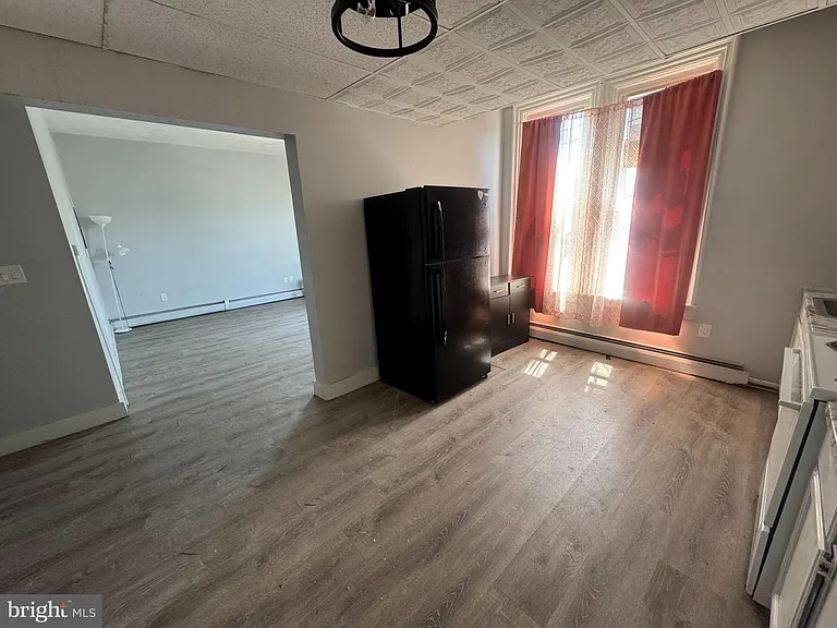 314 W Market St #4 — Photo 2