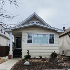 5415 W Grace St, Chicago, IL, 60641