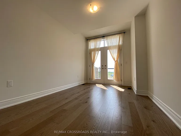 4 Kamper Ave — Photo 21