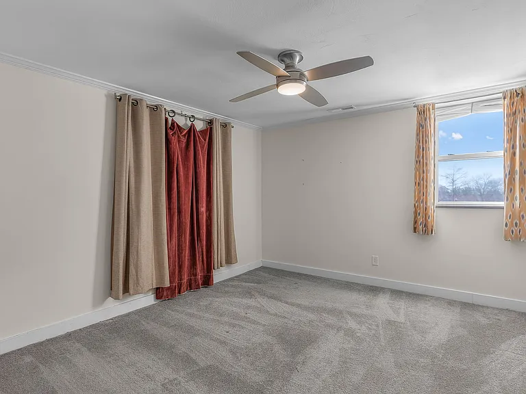 1915 Colonial Ave #6 — Photo 31