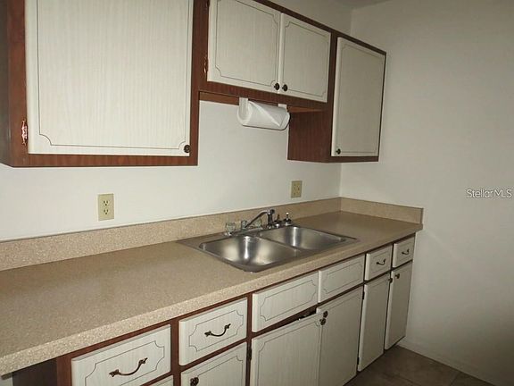 2nd image of 107 Perkins St