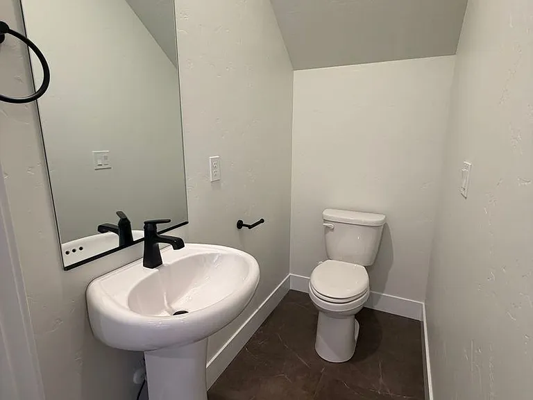 5857 W 40th Ct — Photo 9