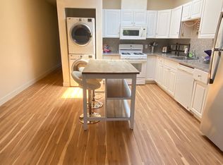 832 1st St #3, Benicia, CA 94510