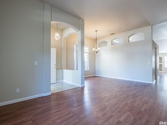 4th image of 3040 Astoria Ct