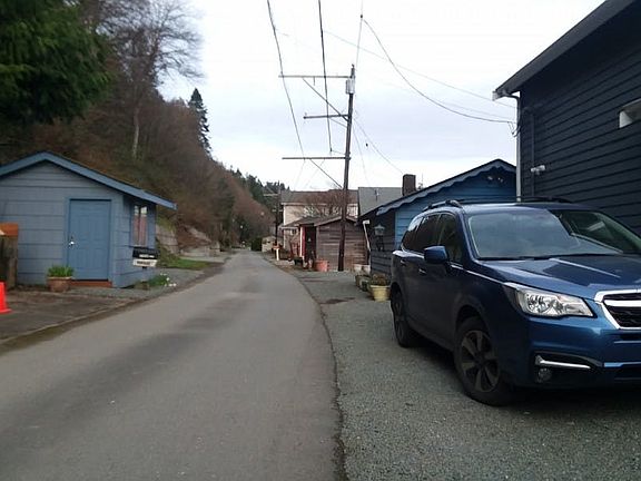 5th image of 3146 Shoreline Dr