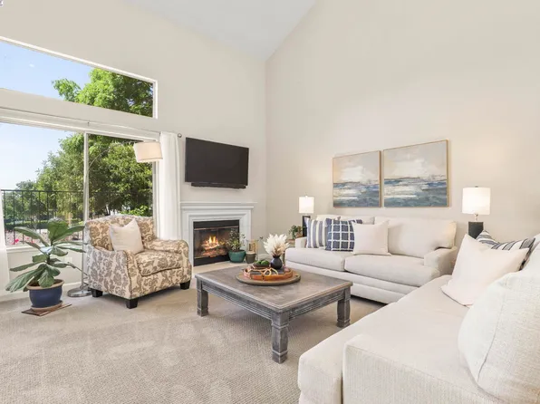 227 Portola Dr, Danville, CA 94506