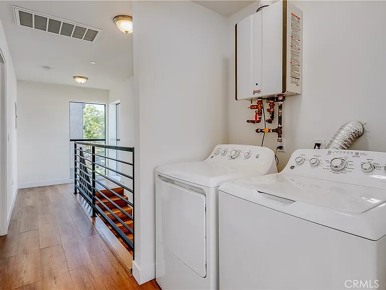 11510 Emelita St — Photo 18
