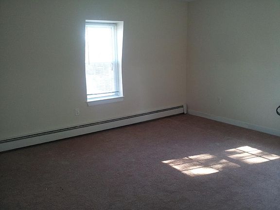 4th image of 49 Cherry St
