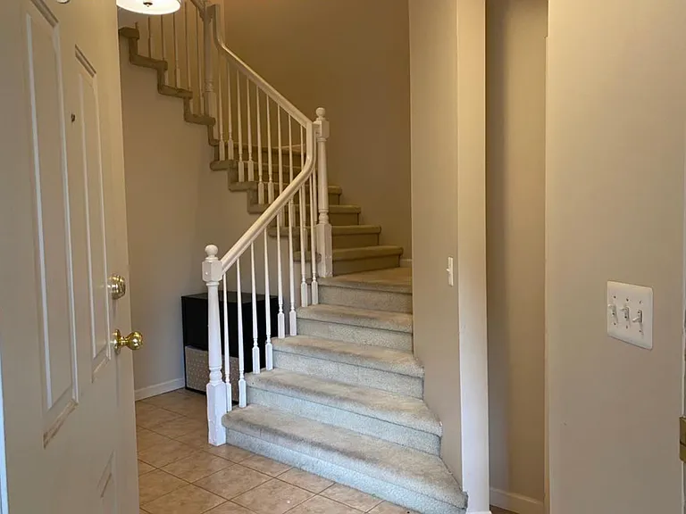 1083 Maya Ct — Photo 2