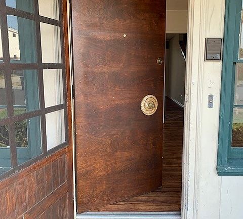 3rd image of 6526 W 82nd St