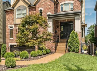 7237 Forsyth Blvd, Saint Louis, MO