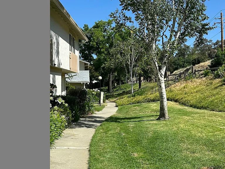 1888 Scepter Ct — Photo 2