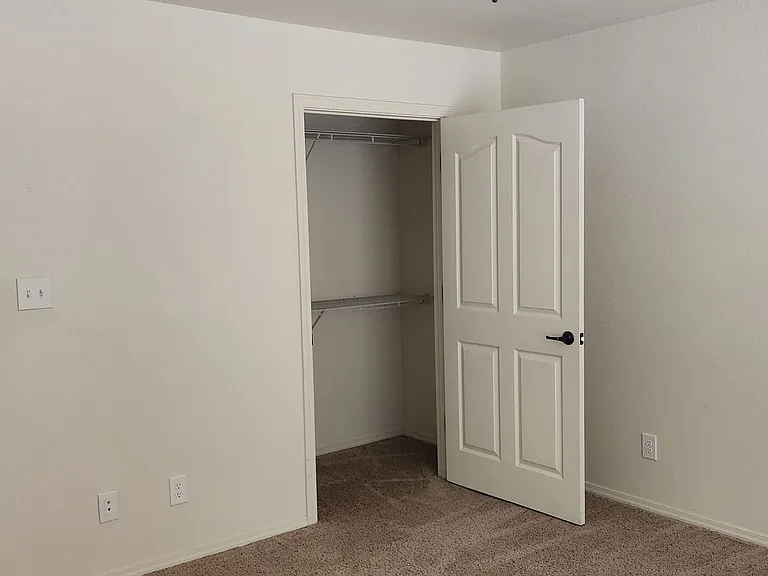 2010 S Clover Ln — Photo 5