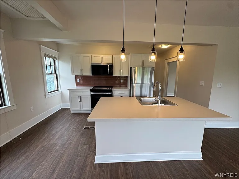 95 W Humboldt Pkwy #B — Photo 16