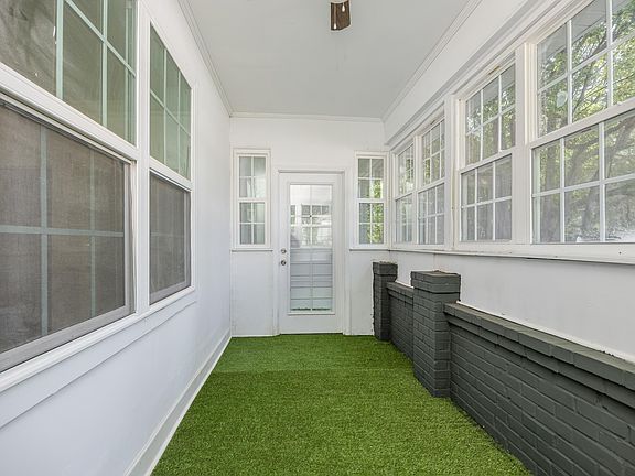 5th image of 822 Chesnut St
