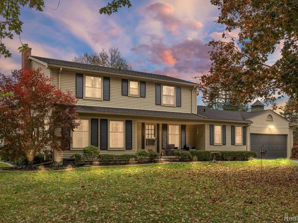 2491 Brenthaven Dr, Bloomfield Hills, MI 48304