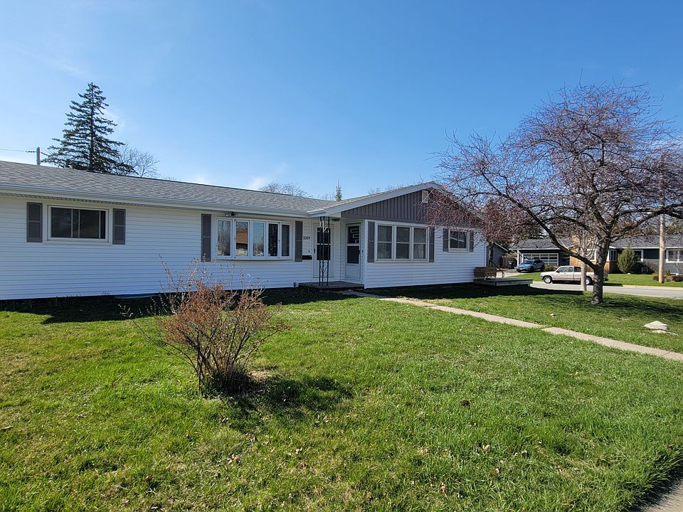 1st image of 2319 Burnett Ave