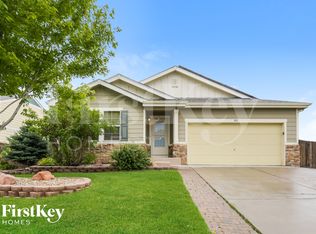800 Lonewolf Cir, Lochbuie, CO 80603
