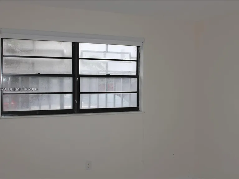 2260 W 55th St #2 — Photo 19