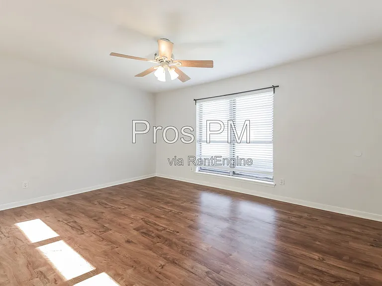 9512 Amberton Pkwy — Photo 15