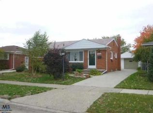 24594 Petersburg Ave, Eastpointe, MI 48021