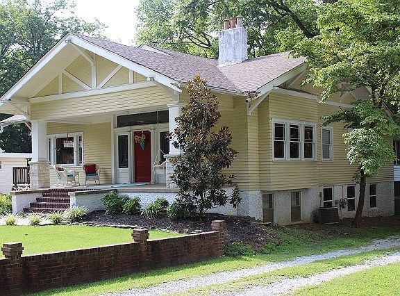 3rd image of 135 W Chulahoma Ave