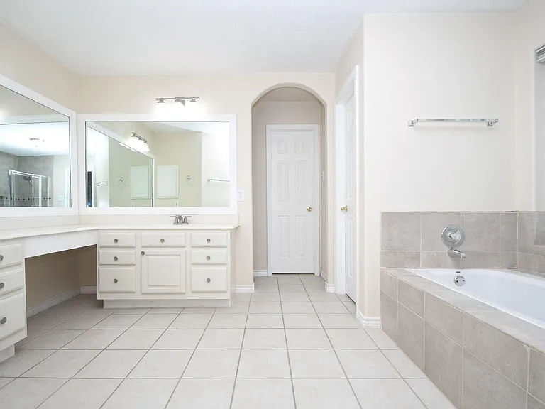 10430 Sanibel Falls Ct — Photo 18