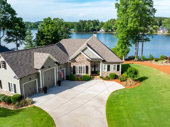 155 Peninsula Cir, Newnan, GA 30263