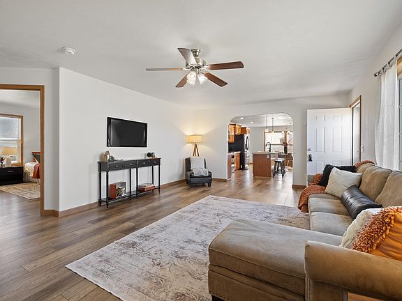 4th image of 840 N Spruce St Lot 402