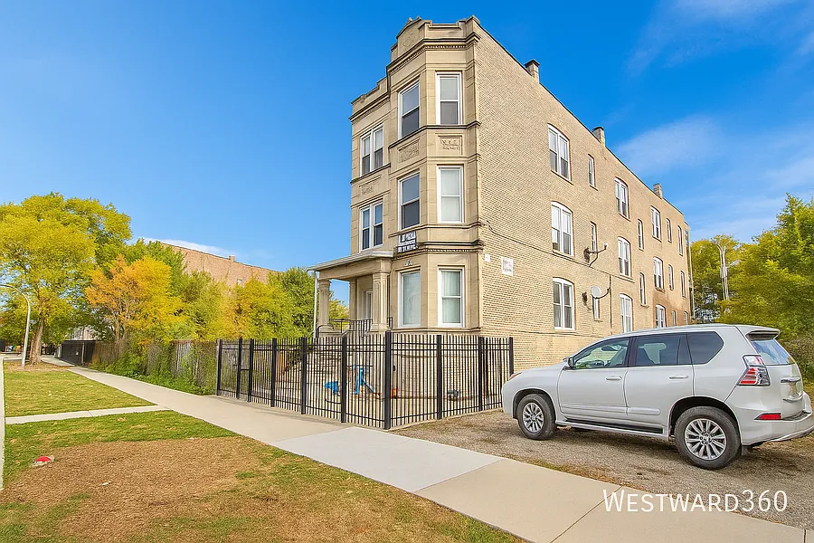 Building Photo - 1141 S Francisco Ave #R3