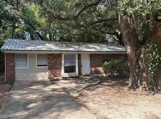 2922 Oakwood Dr, Tallahassee, FL 32304
