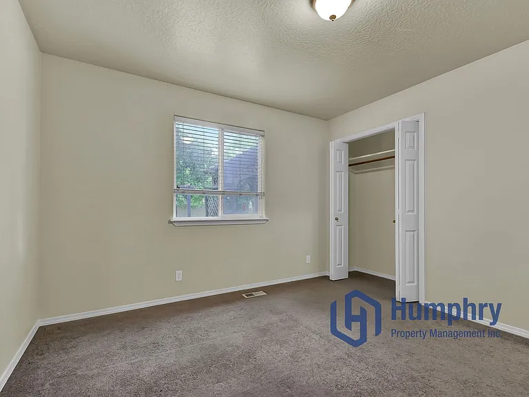 3956 E Granger Dr — Photo 32