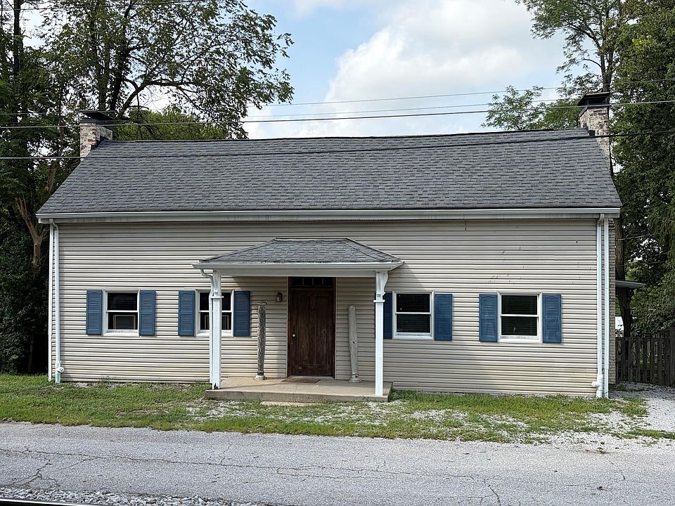 1st image of 212 W Main St