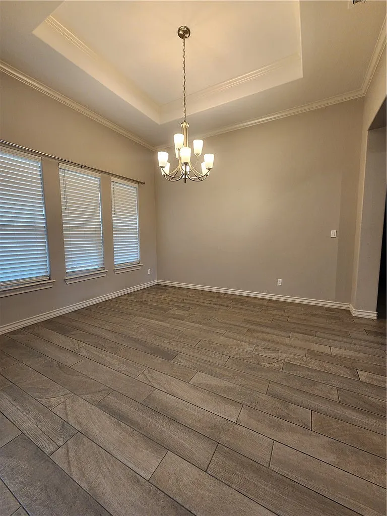 4 bed, 2.0 bath, 2396 sqft, $3,200 — Photo 2