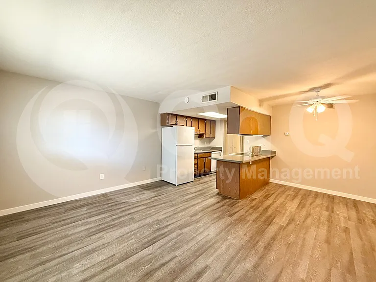 3002 E Waltann Ln #2 — Photo 7