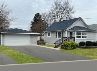 1817 Cora St, Crest Hill, IL 60403