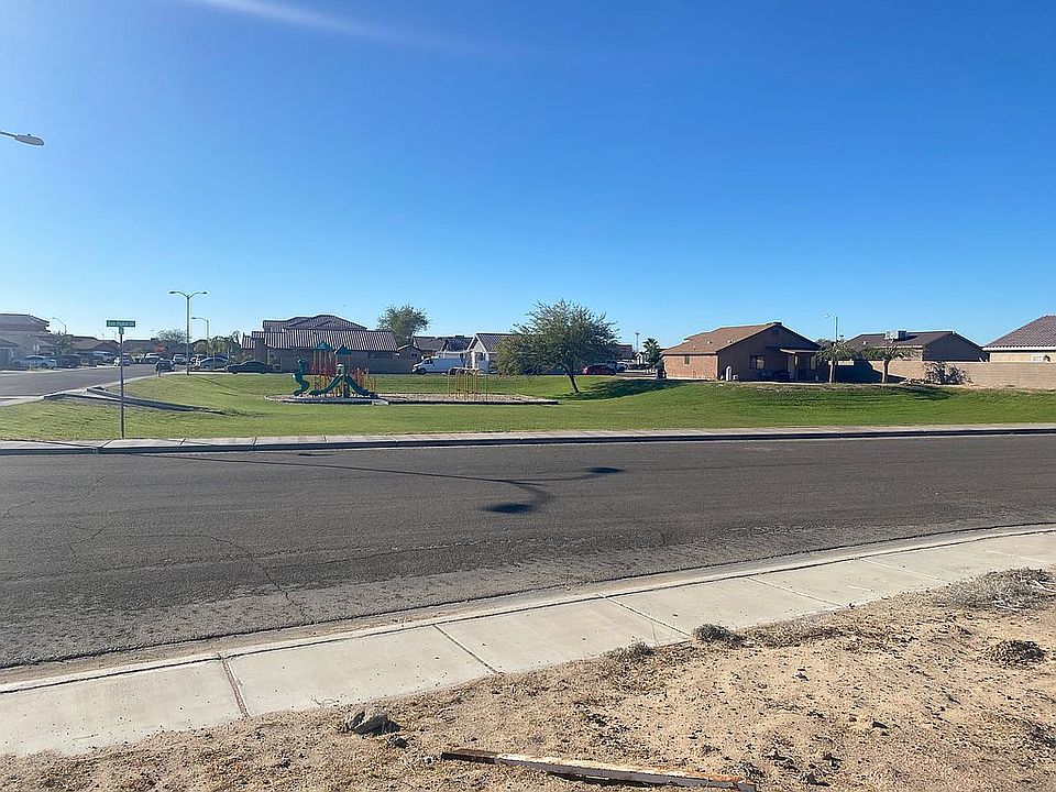 2nd image of 2044 E San Pedro St