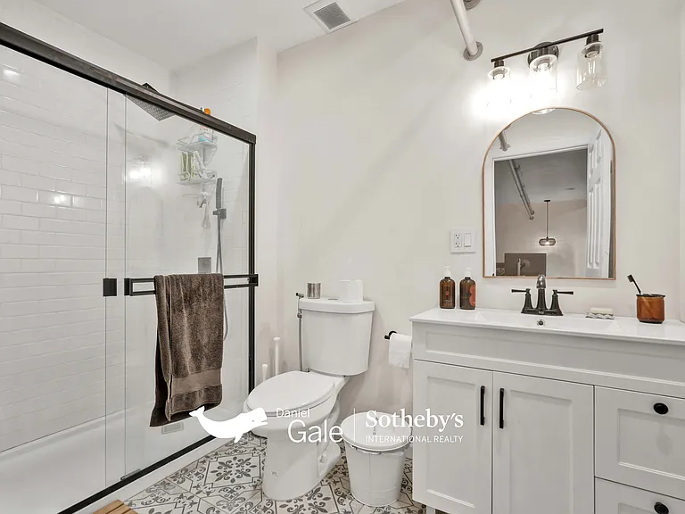 23-12 41st St #DG1 — Photo 25