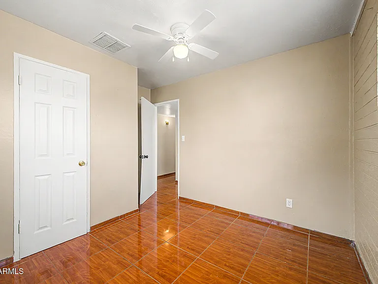 1823 E Sunland Ave — Photo 18