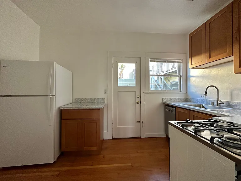 1569 Spruce St #5 — Photo 9